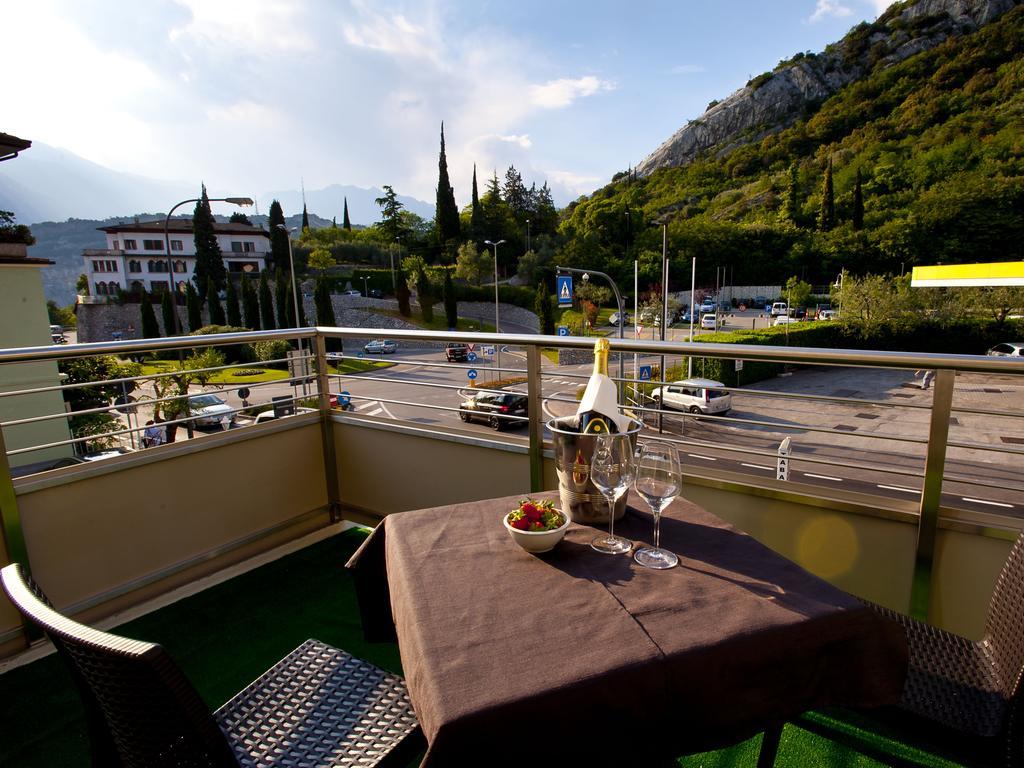 Hotel Rubino Nago Exterior foto